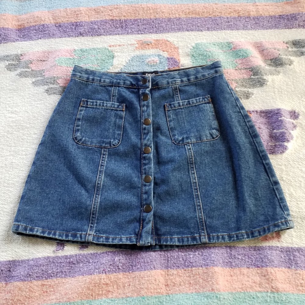 URBAN OUTFITTERS BDG Denim Snap Up Mini Jean Skirt, Size M